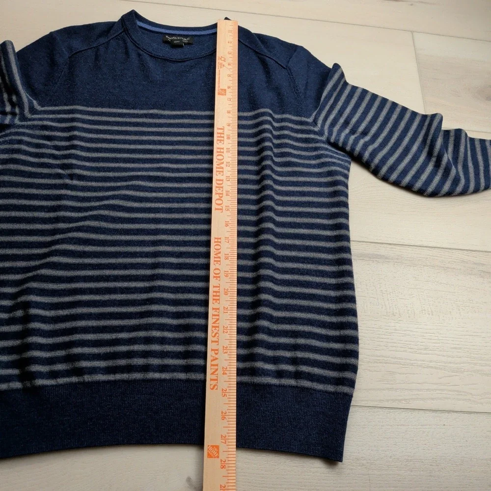Banana Republic Sweater Mens‎ XL Blue Striped Merino Wool Crew Neck Long Sleeve